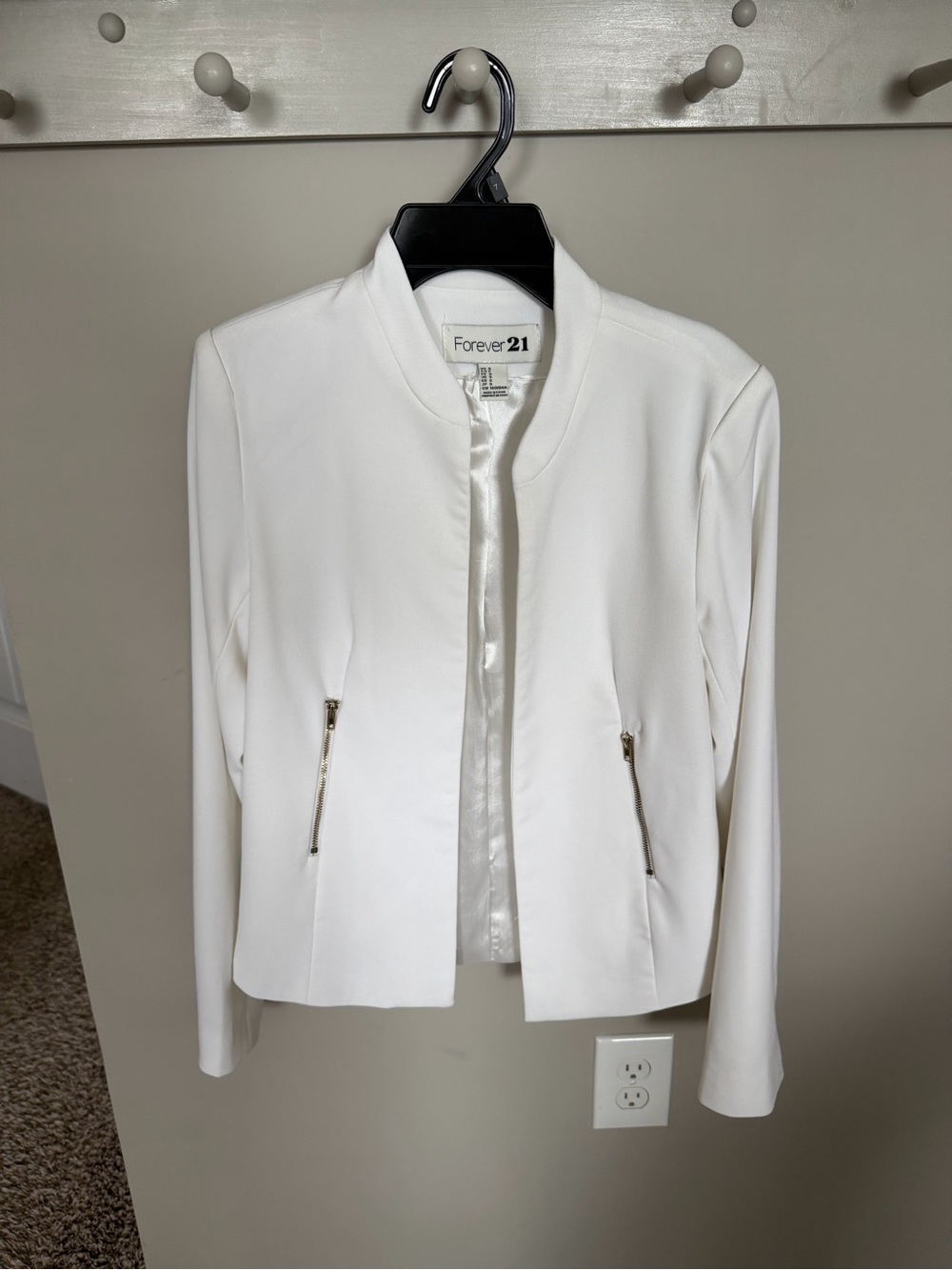 Forever 21 White Collarless Zip-Pocket Blazer
